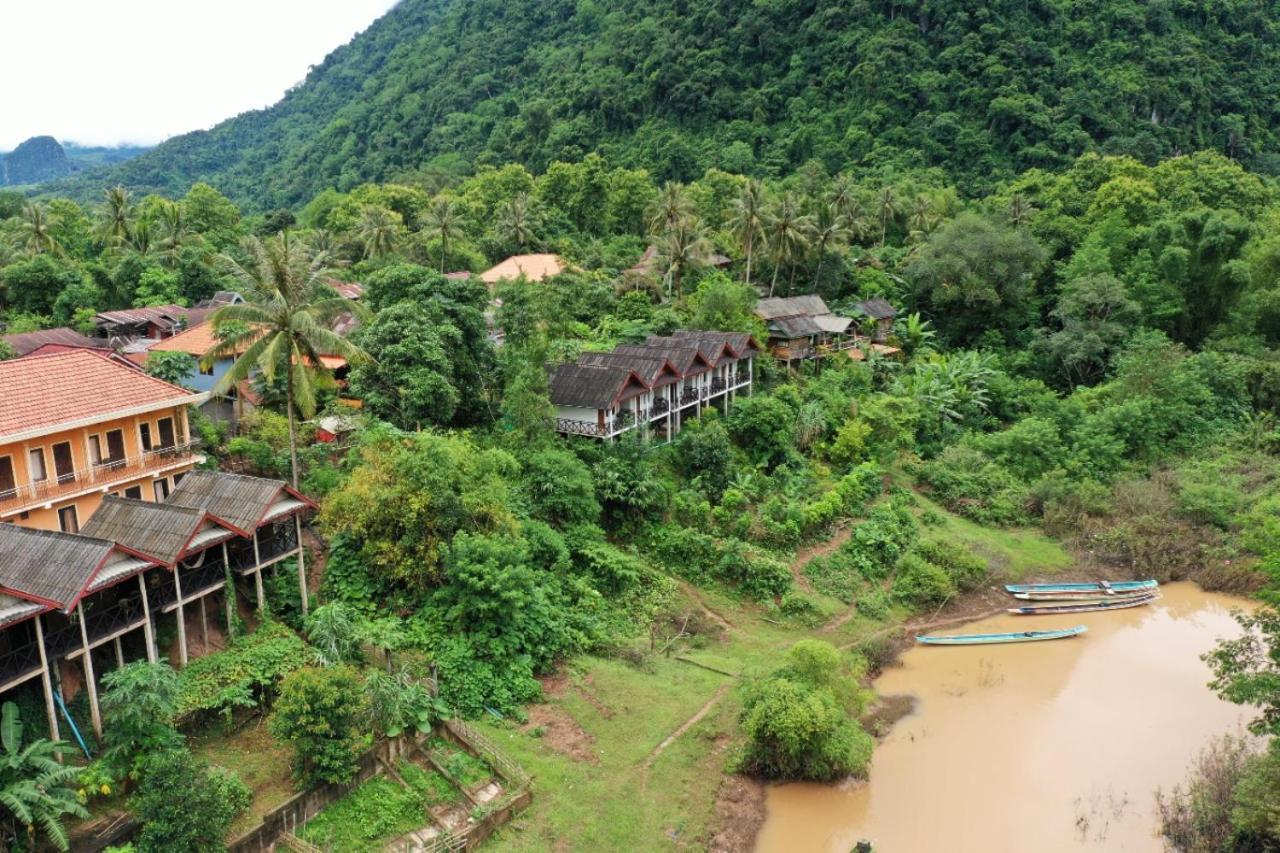 Pdv Guesthouse Muang Ngoi Buitenkant foto