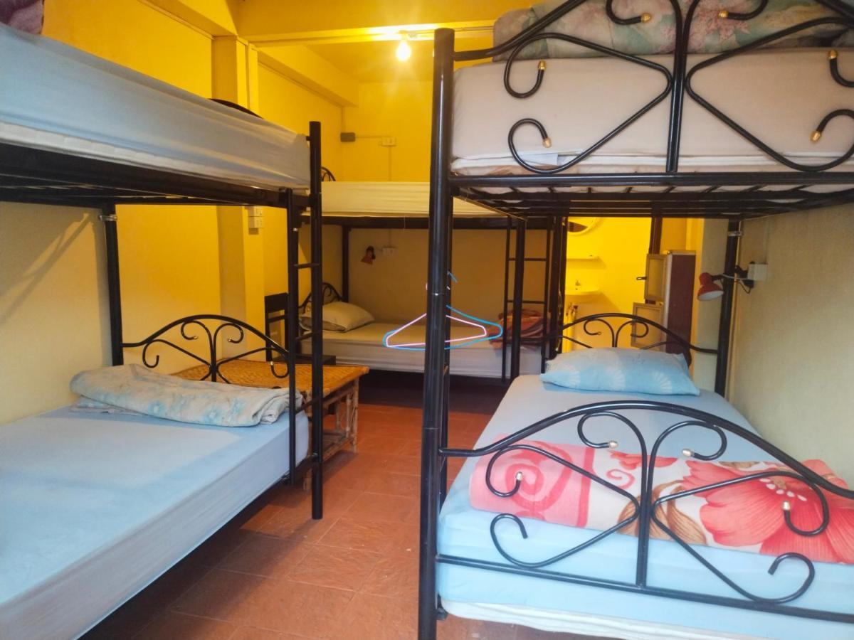Pdv Guesthouse Muang Ngoi Buitenkant foto