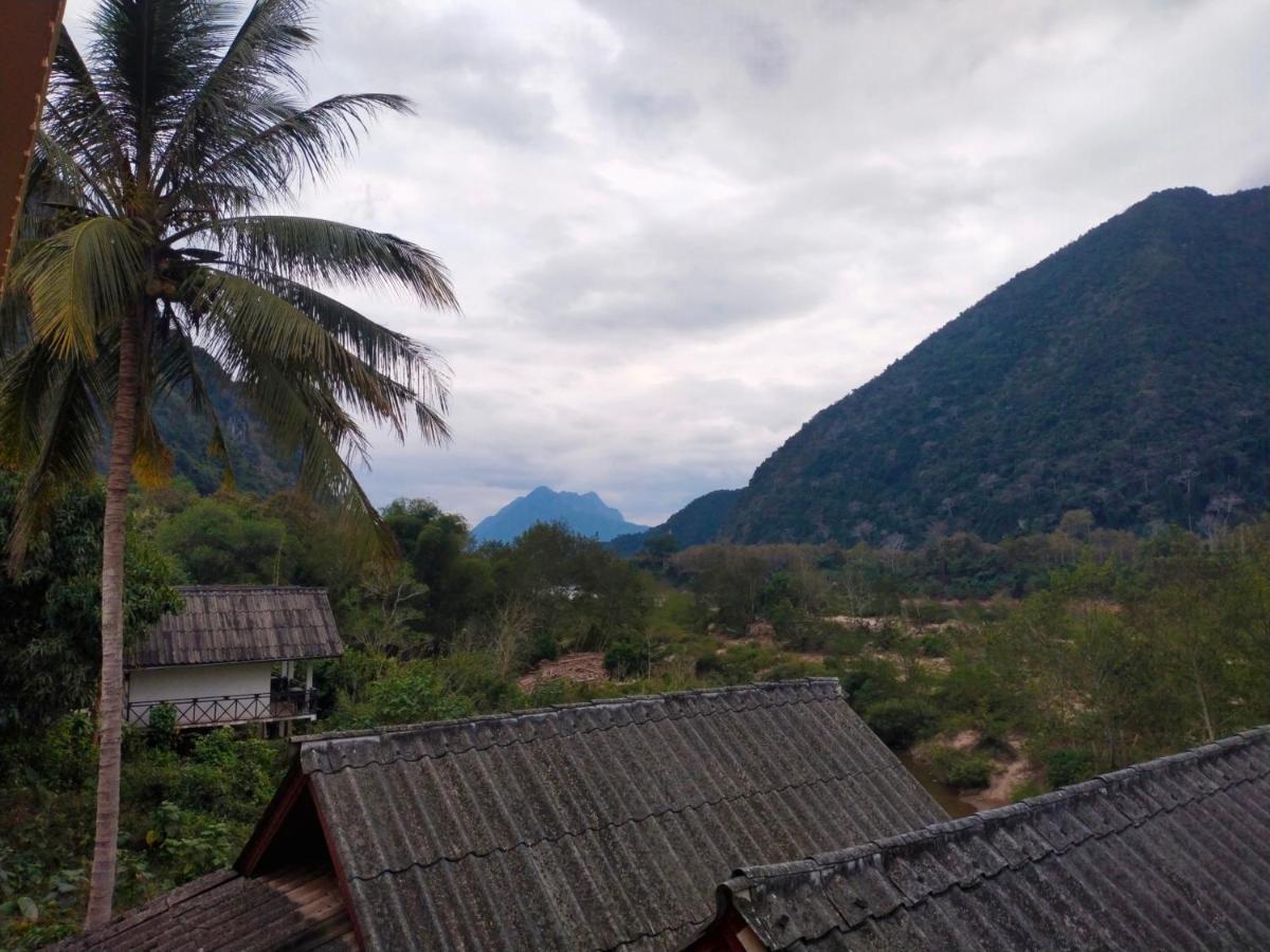 Pdv Guesthouse Muang Ngoi Buitenkant foto