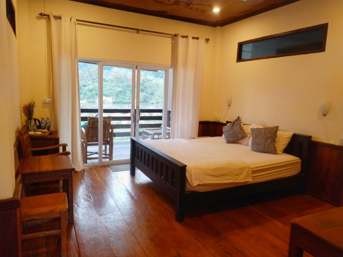 Pdv Guesthouse Muang Ngoi Buitenkant foto