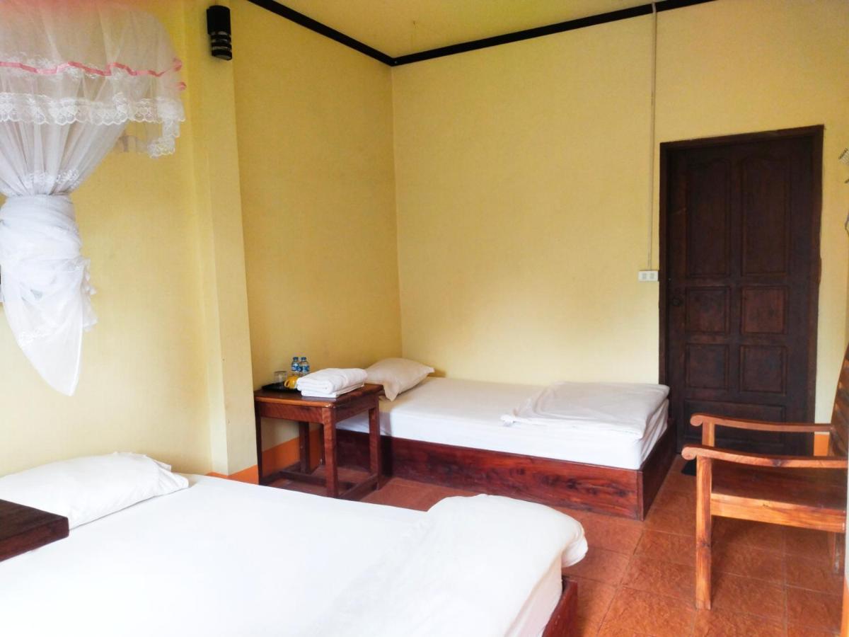 Pdv Guesthouse Muang Ngoi Buitenkant foto